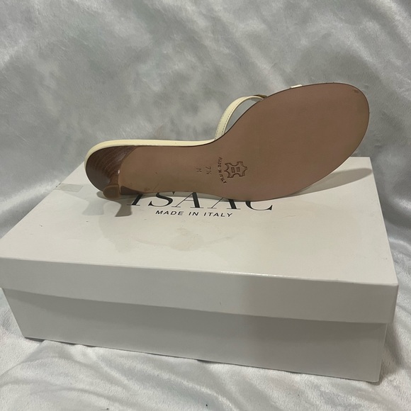 ISAAC Tovi Patent White 7.5 Heels - Picture 4 of 5